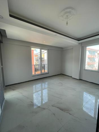 AFYON ÜÇOK EMLAKTAN VEYSEL KARANİ MAH SATILIK 3+1 ARAKAT SIFIR EBEBEYN BANYOLU DAİRE