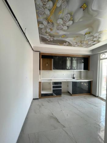 AFYON ÜÇOK EMLAKTAN VEYSEL KARANİ MAH SATILIK 3+1 ARAKAT SIFIR EBEBEYN BANYOLU DAİRE