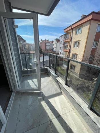 AFYON ÜÇOK EMLAKTAN VEYSEL KARANİ MAH SATILIK 3+1 ARAKAT SIFIR EBEBEYN BANYOLU DAİRE