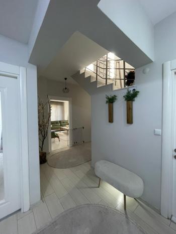 AFYON ÜÇOK EMLAKTAN DERVİŞPAŞA MAH MERKEZDE SATILIK LÜX 4+1 KOŞE KONUM GÜNEY CEPHE GENİŞ SIFIR NİTELİĞİNDE DUBLEX DAİRE