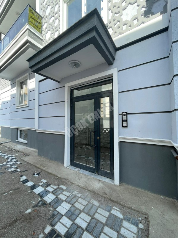 AFYON ÜÇOK EMLAKTAN VEYSEL KARANİ MAH SATILIK 3+1 ARAKAT SIFIR EBEBEYN BANYOLU DAİRE