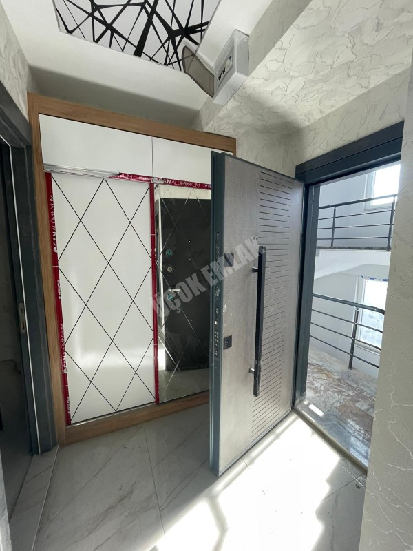 AFYON ÜÇOK EMLAKTAN VEYSEL KARANİ MAH SATILIK 3+1 ARAKAT SIFIR EBEBEYN BANYOLU DAİRE