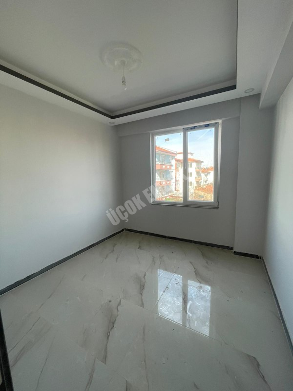 AFYON ÜÇOK EMLAKTAN VEYSEL KARANİ MAH SATILIK 3+1 ARAKAT SIFIR EBEBEYN BANYOLU DAİRE