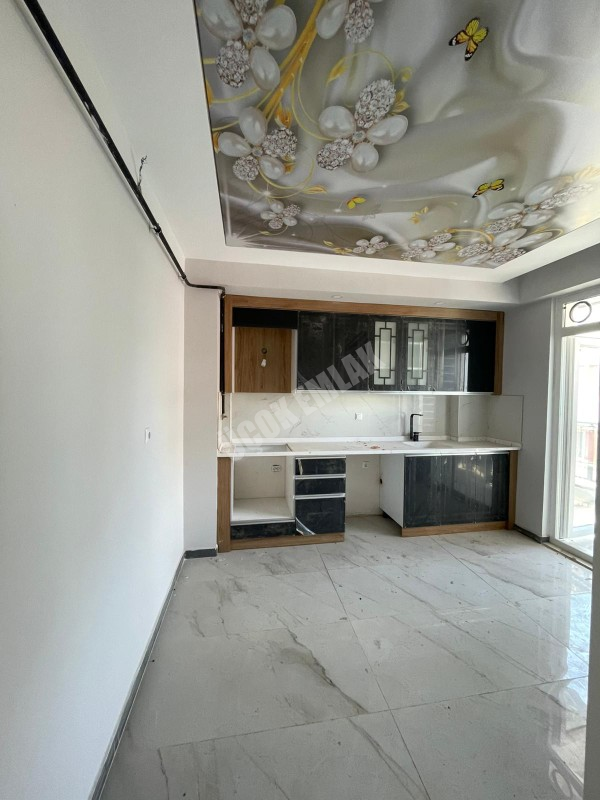 AFYON ÜÇOK EMLAKTAN VEYSEL KARANİ MAH SATILIK 3+1 ARAKAT SIFIR EBEBEYN BANYOLU DAİRE