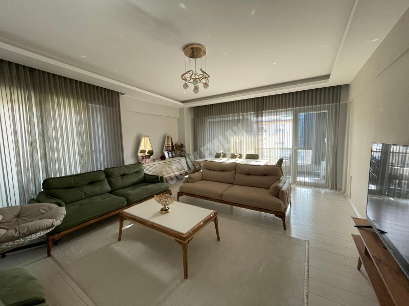 AFYON ÜÇOK EMLAKTAN DERVİŞPAŞA MAH MERKEZDE SATILIK LÜX 4+1 KOŞE KONUM GÜNEY CEPHE GENİŞ SIFIR NİTELİĞİNDE DUBLEX DAİRE