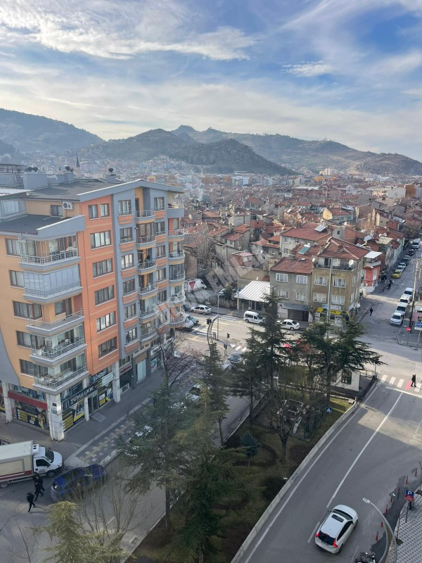 AFYON ÜÇOK EMLAKTAN DERVİŞPAŞA MAH MERKEZDE SATILIK LÜX 4+1 KOŞE KONUM GÜNEY CEPHE GENİŞ SIFIR NİTELİĞİNDE DUBLEX DAİRE