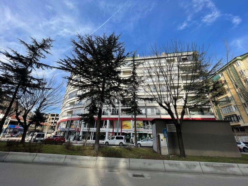 AFYON ÜÇOK EMLAKTAN DERVİŞPAŞA MAH MERKEZDE SATILIK LÜX 4+1 KOŞE KONUM GÜNEY CEPHE GENİŞ SIFIR NİTELİĞİNDE DUBLEX DAİRE