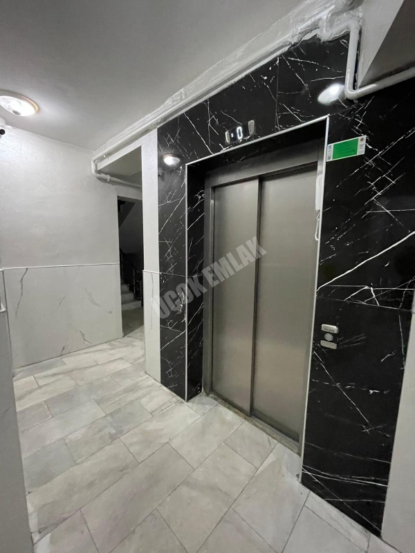 AFYON ÜÇOK EMLAKTAN DERVİŞPAŞA MAH MERKEZDE SATILIK LÜX 4+1 KOŞE KONUM GÜNEY CEPHE GENİŞ SIFIR NİTELİĞİNDE DUBLEX DAİRE