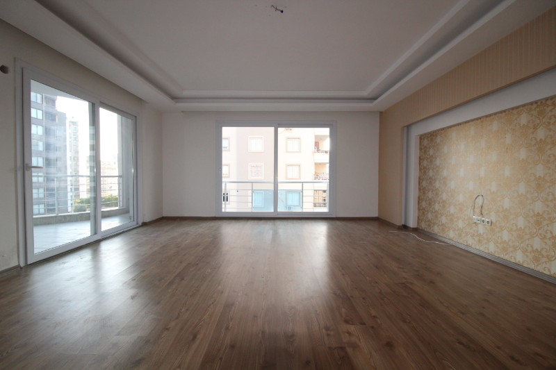 ASLAN'DAN MEZİTLİ DE SİTE İÇİ HAVUZLU SATILIK 3+1 GENİŞ DAİRE