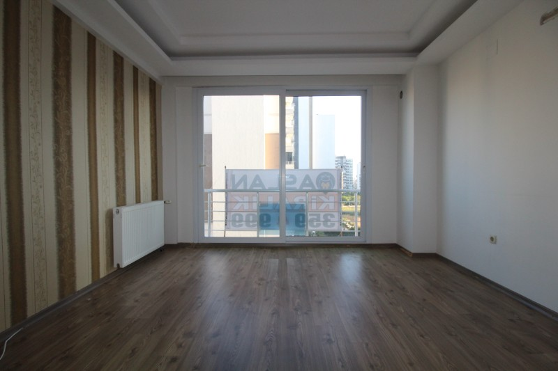 ASLAN'DAN MEZİTLİ DE SİTE İÇİ HAVUZLU SATILIK 3+1 GENİŞ DAİRE