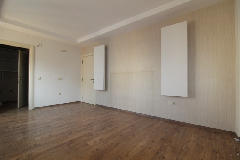 ASLAN'DAN MEZİTLİ DE SİTE İÇİ HAVUZLU SATILIK 3+1 GENİŞ DAİRE