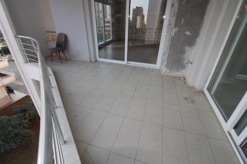 ASLAN'DAN MEZİTLİ DE SİTE İÇİ HAVUZLU SATILIK 3+1 GENİŞ DAİRE