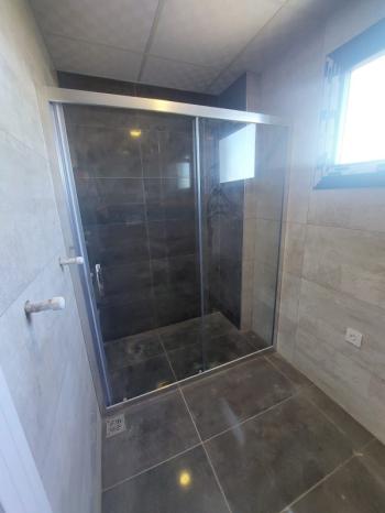 KUŞADASINDA DENİZ MANZARALI HAVUZLU SATILIK 2+1DAİRELER