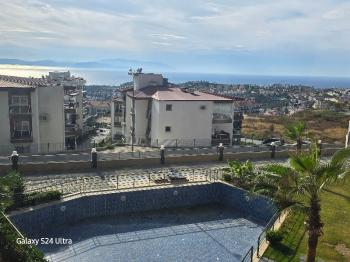 KUŞADASI DENİZ MANZARALI DOĞALGAZLI HAVUZLU SATILIK 3+1 DAİRE