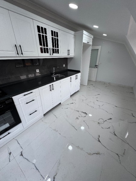 Akşemsettin Metro'ya 5 Dk 3+1 Teraslı Sıfır Satılık Daire