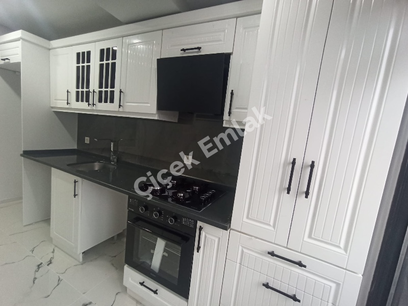 Akşemsettin'de Metro'ya Yakın 2+1 Arakat Sıfır Satılık Daire