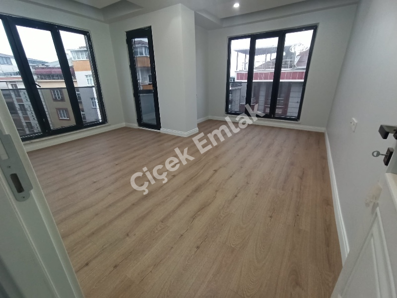 Akşemsettin'de Metro'ya Yakın 2+1 Arakat Sıfır Satılık Daire