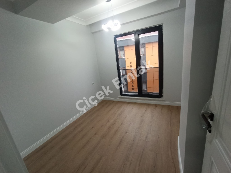 Akşemsettin'de Metro'ya Yakın 2+1 Arakat Sıfır Satılık Daire