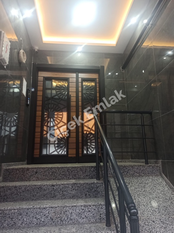 Akşemsettin'de Metro'ya Yakın 2+1 Arakat Sıfır Satılık Daire