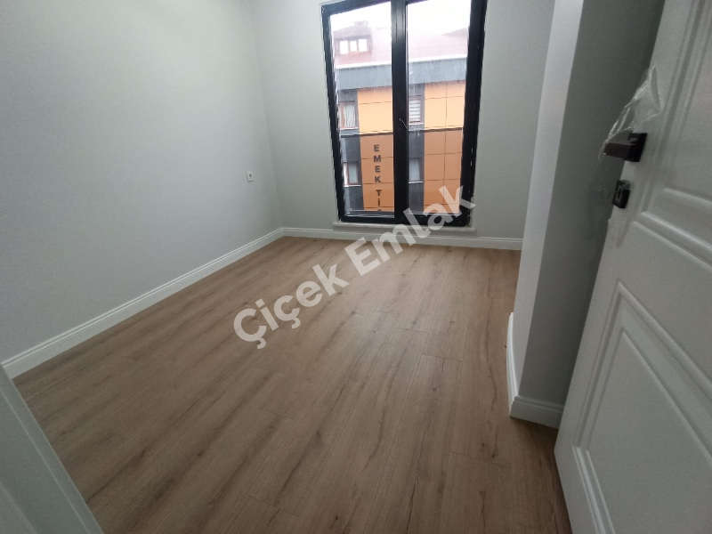 Akşemsettin'de Metro'ya Yakın 2+1 Arakat Sıfır Satılık Daire