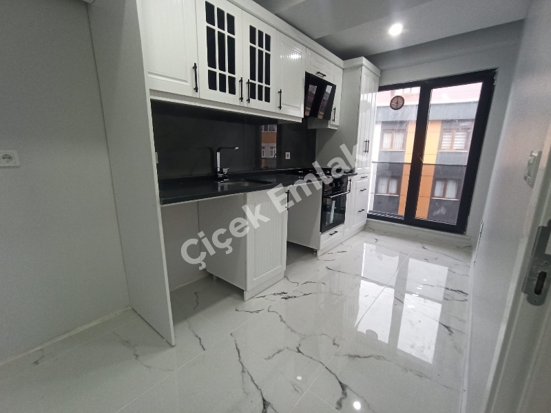 Akşemsettin'de Metro'ya Yakın 2+1 Arakat Sıfır Satılık Daire