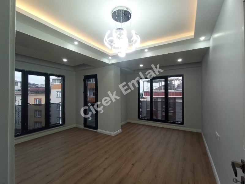 Akşemsettin'de Metro'ya Yakın 2+1 Arakat Sıfır Satılık Daire