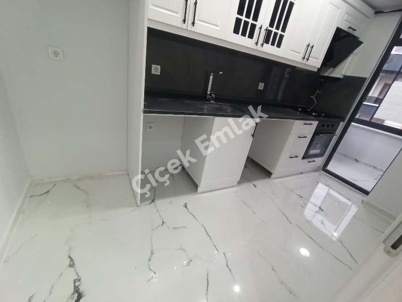 Akşemsettin'de 1+1 Arakat Sıfır Satılık Daire