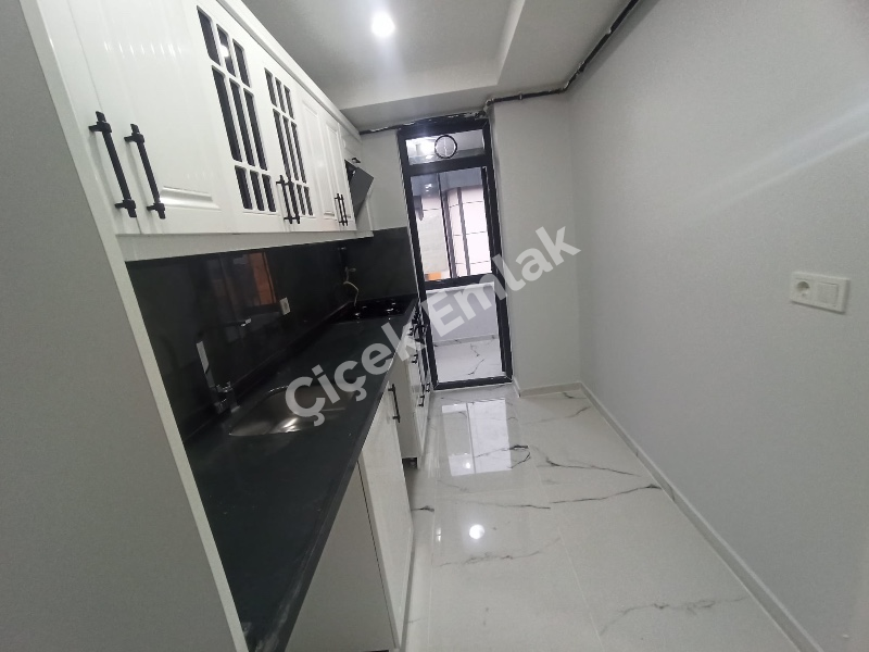 Akşemsettin'de 1+1 Arakat Sıfır Satılık Daire