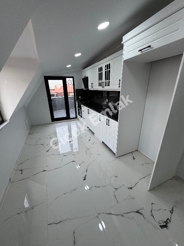 Akşemsettin Metro'ya 5 Dk 3+1 Teraslı Sıfır Satılık Daire