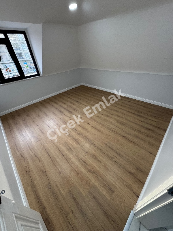 Akşemsettin Metro'ya 5 Dk 3+1 Teraslı Sıfır Satılık Daire