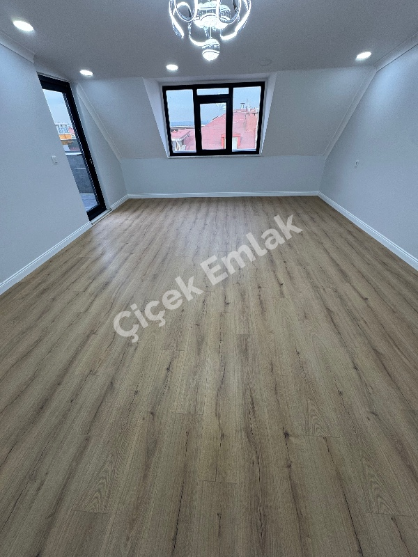 Akşemsettin Metro'ya 5 Dk 3+1 Teraslı Sıfır Satılık Daire