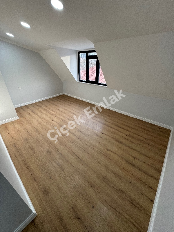 Akşemsettin Metro'ya 5 Dk 3+1 Teraslı Sıfır Satılık Daire