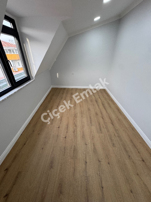 Akşemsettin Metro'ya 5 Dk 3+1 Teraslı Sıfır Satılık Daire