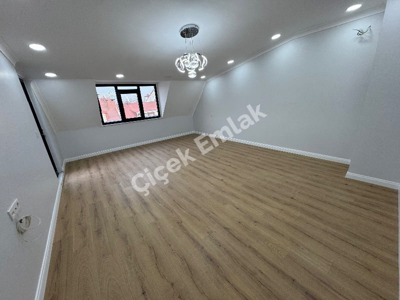 Akşemsettin Metro'ya 5 Dk 3+1 Teraslı Sıfır Satılık Daire