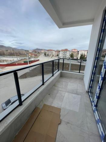 AFYON ÜÇOK EMLAKTAN MAREŞAL F ÇAKMAK MAH SATILIK 3+1 SIFIR ARAKAT DAİRE