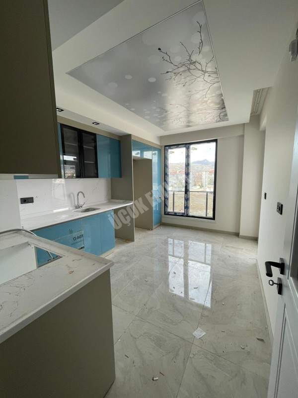 AFYON ÜÇOK EMLAKTAN MAREŞAL F ÇAKMAK MAH SATILIK 3+1 SIFIR ARAKAT DAİRE