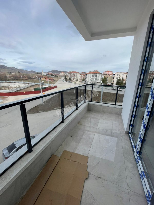 AFYON ÜÇOK EMLAKTAN MAREŞAL F ÇAKMAK MAH SATILIK 3+1 SIFIR ARAKAT DAİRE