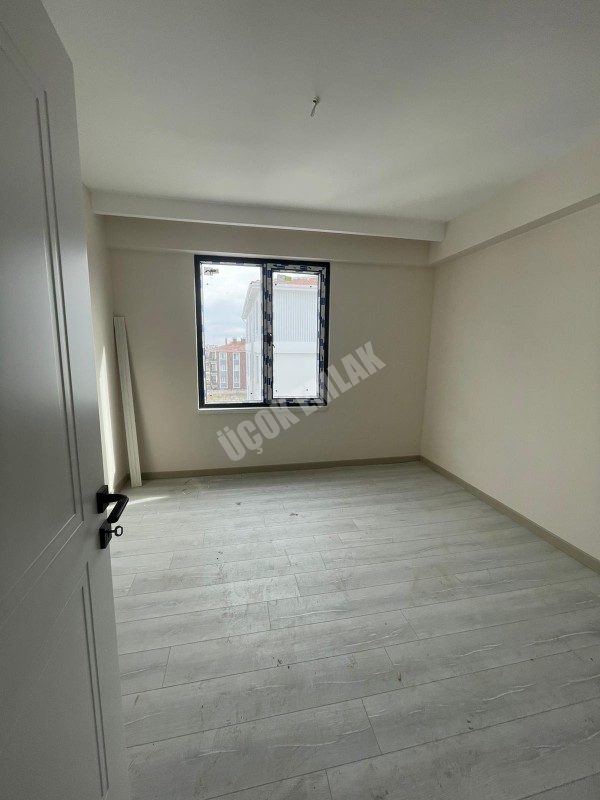 AFYON ÜÇOK EMLAKTAN MAREŞAL F ÇAKMAK MAH SATILIK 3+1 SIFIR ARAKAT DAİRE