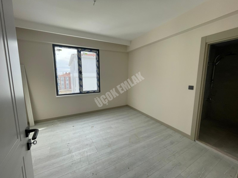 AFYON ÜÇOK EMLAKTAN MAREŞAL F ÇAKMAK MAH SATILIK 3+1 SIFIR ARAKAT DAİRE