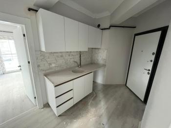 ÜNİVERSİTE KARŞISI TABDUK EMRE MAHALLESİNDE SIFIR APART
