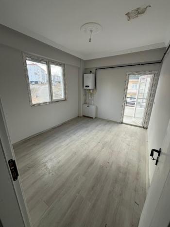 ÜNİVERSİTE KARŞISI TABDUK EMRE MAHALLESİNDE SIFIR APART