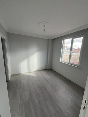 ŞEYH EDEBALİ MAHALLESİNDE SIFIR AİLE APARTI