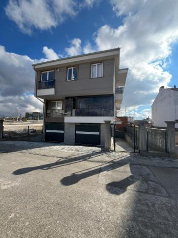 ŞEYH EDEBALİ MAHALLESİNDE SIFIR AİLE APARTI