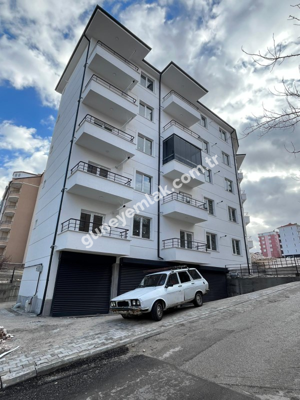 ÜNİVERSİTE KARŞISI TABDUK EMRE MAHALLESİNDE SIFIR APART