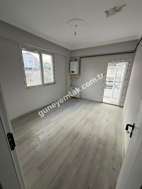 ÜNİVERSİTE KARŞISI TABDUK EMRE MAHALLESİNDE SIFIR APART