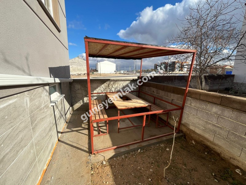 ŞEYH EDEBALİ MAHALLESİNDE SIFIR AİLE APARTI