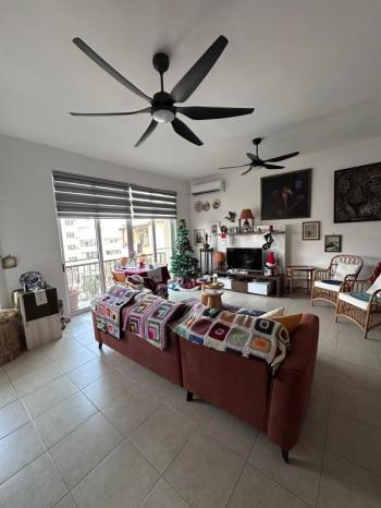 Girne'de Havuzlu sitede  Ful Eşyalı 3+1 Kiralık Daire