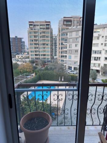 Girne'de Havuzlu sitede  Ful Eşyalı 3+1 Kiralık Daire