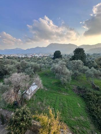 Girne'de Havuzlu sitede  Ful Eşyalı 3+1 Kiralık Daire