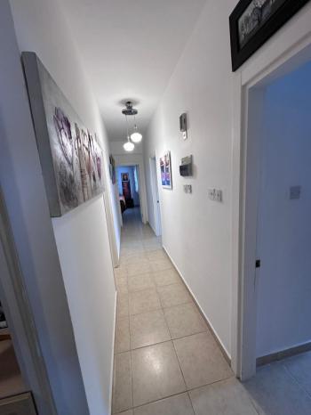 Girne'de Havuzlu sitede  Ful Eşyalı 3+1 Kiralık Daire